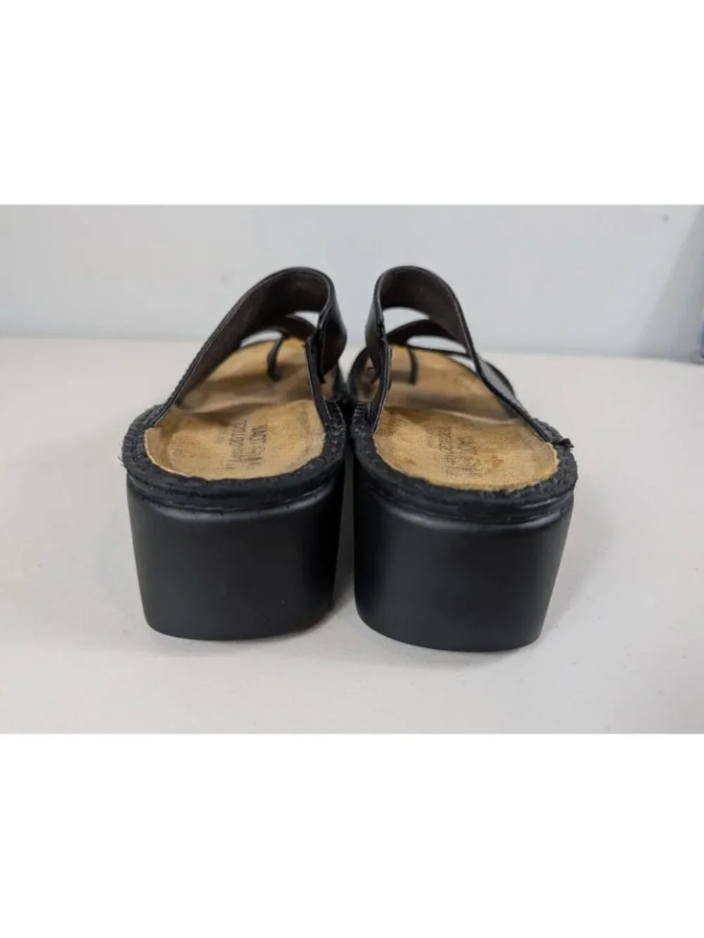 Naot Monterey sandals in black leather women's size 9